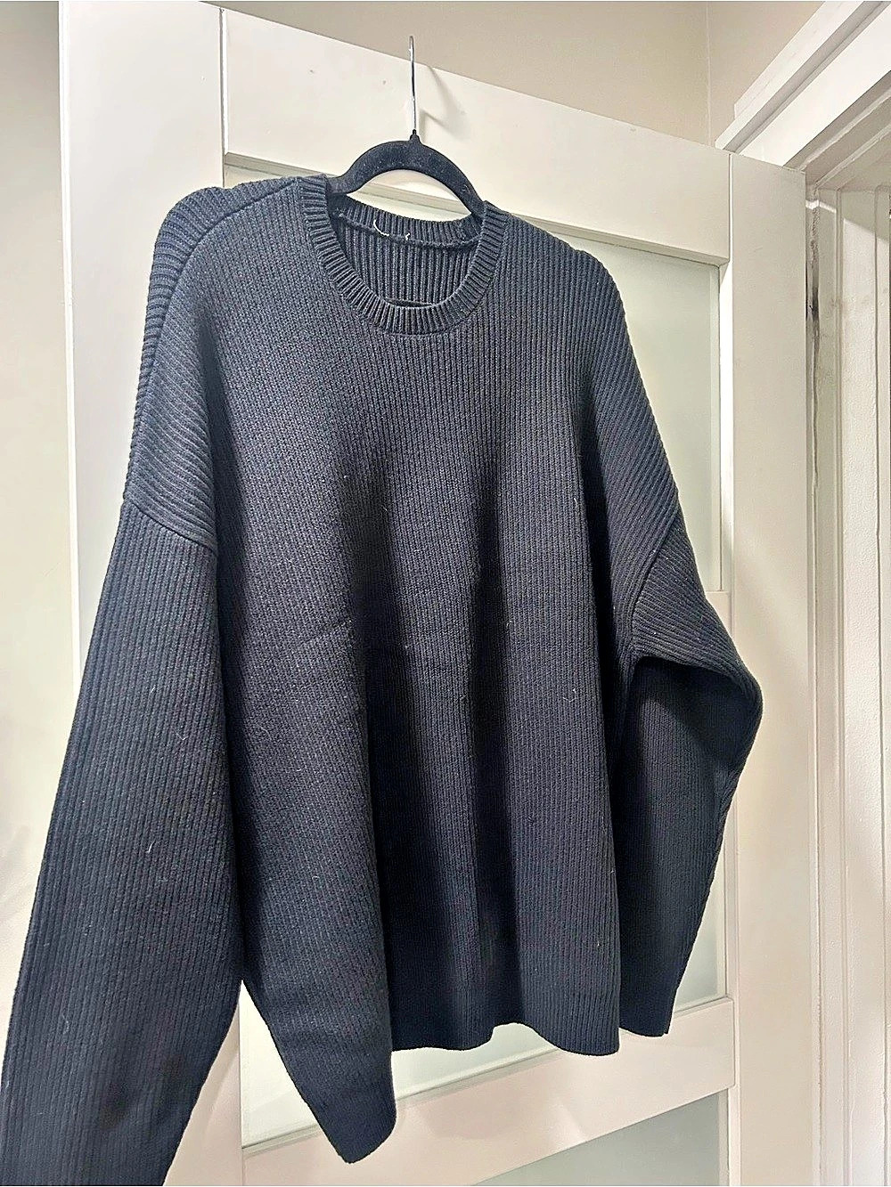 alo Ribbed Crewneck Sweater in Black Like New